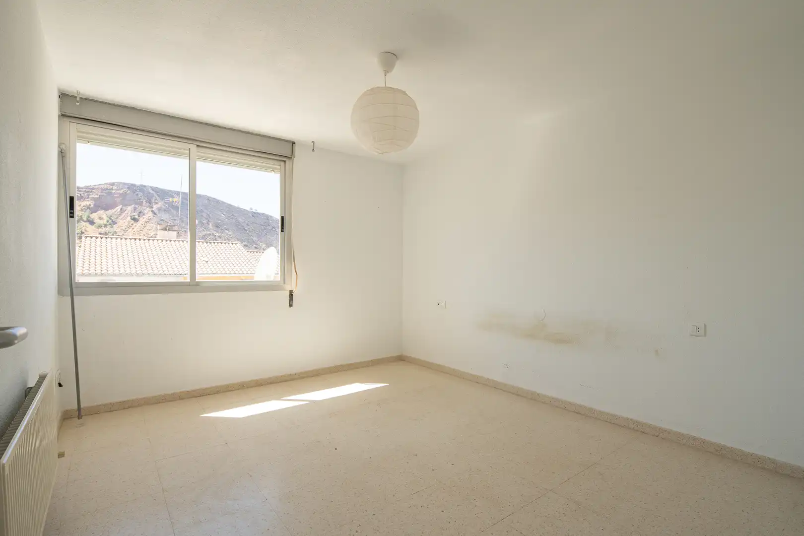 Habitación de Casa adosada en venta en Granada con Calefacción, Jardín privado y Terraza