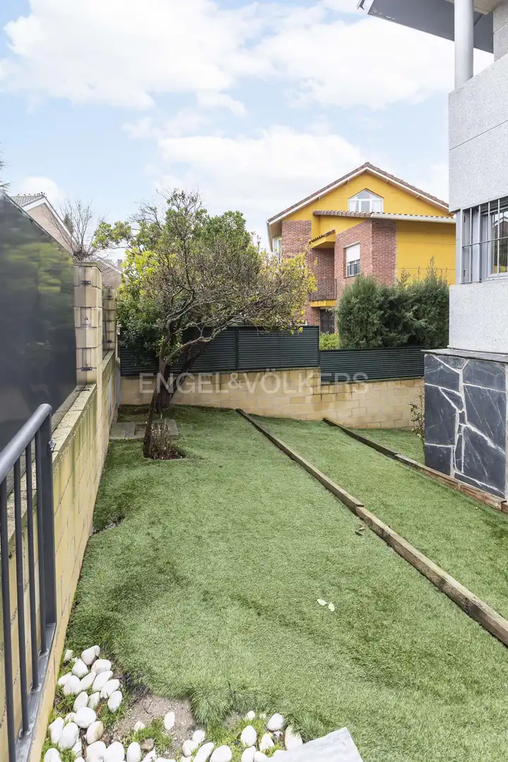 Jardín de Casa o chalet en venta en Cobeña con Aire acondicionado, Calefacción y Jardín privado