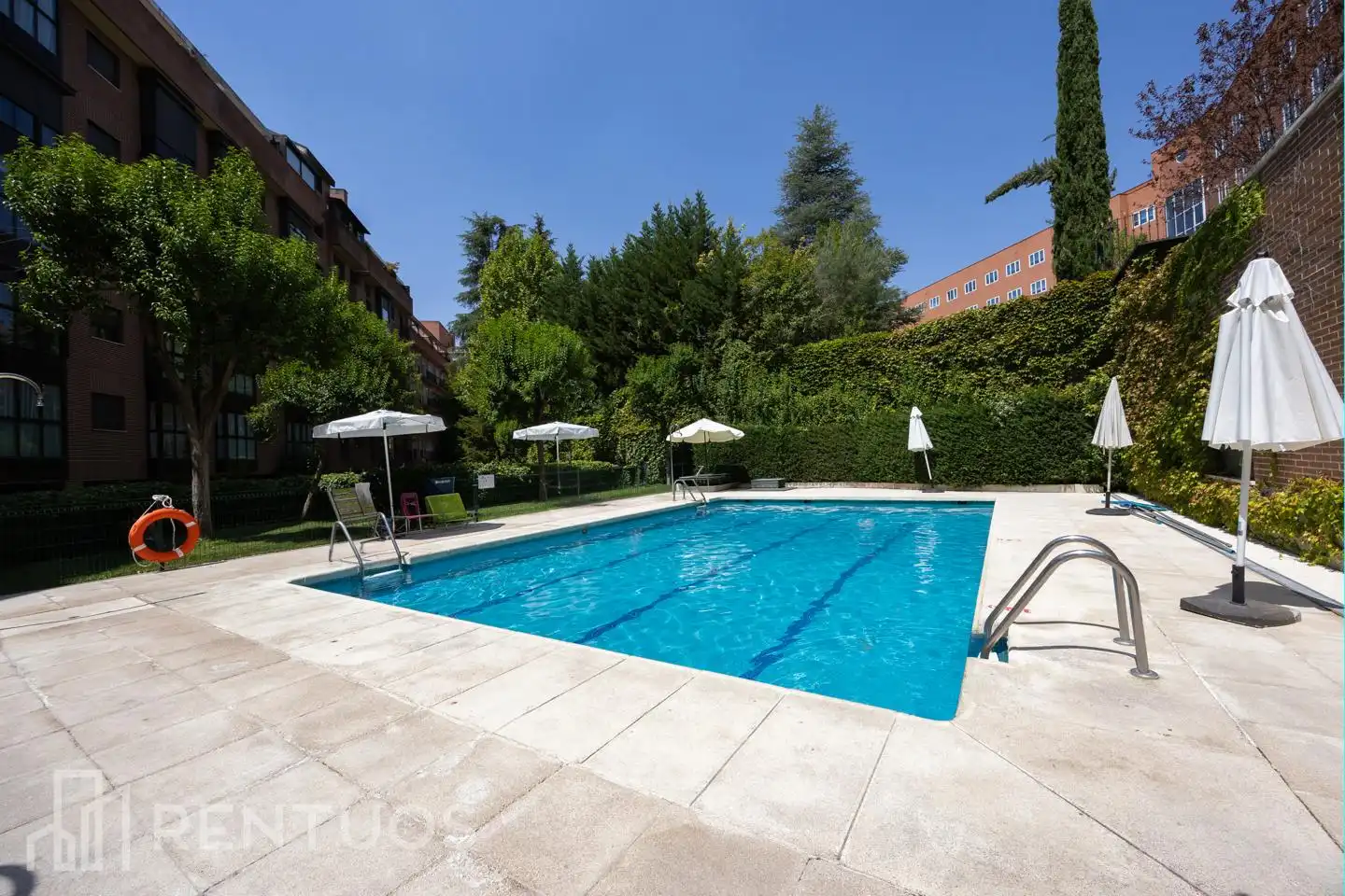 Schwimmbecken von Wohnung zur Miete in Madrid mit Klimaanlage, Heizung und Parkett
