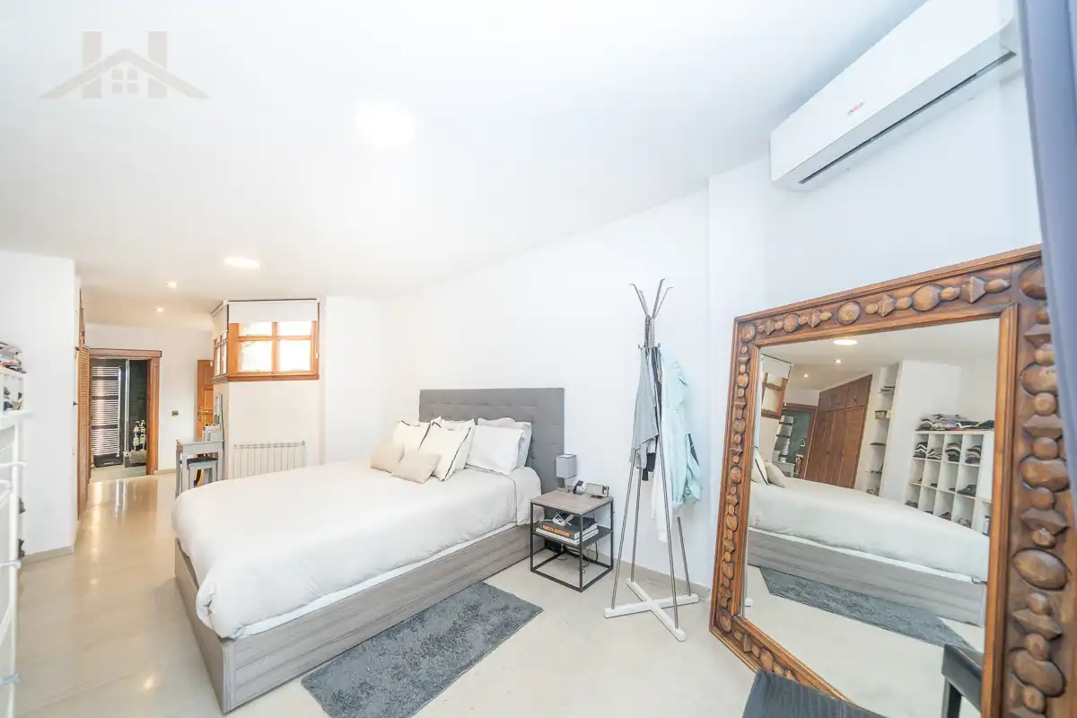 Habitación de Casa adosada en venta en Torrelodones con Aire acondicionado, Calefacción y Jardín privado