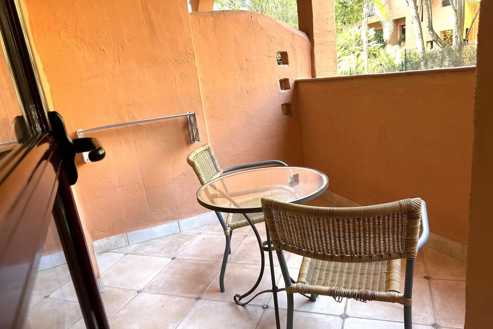 Terrassa de Pis en venda en Benahavís amb Moblat i Piscina comunitària