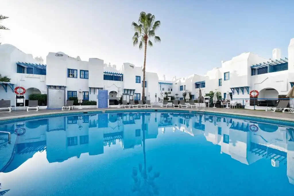 Piscina de Apartamento en venta en Adeje con Terraza, Amueblado y Piscina comunitaria