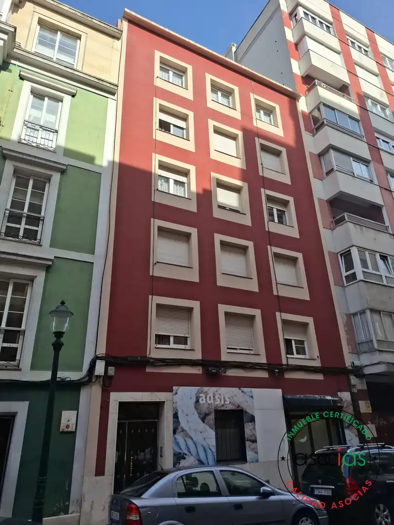 Vista exterior de Pis en venda en Gijón  amb Calefacció