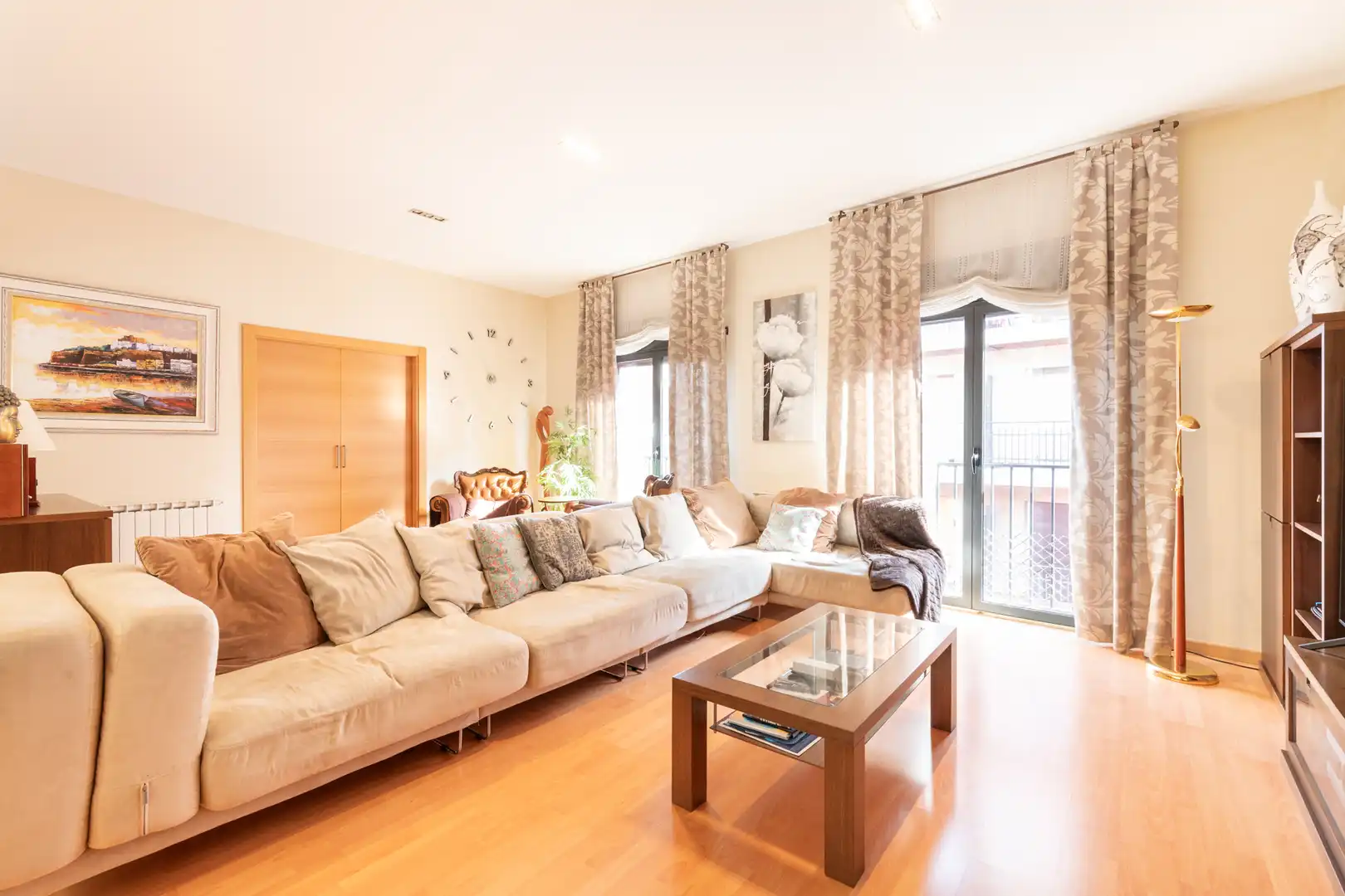 Living room of Attic for sale in Sant Cugat del Vallès  with Air Conditioner, Heating and Parquet flooring