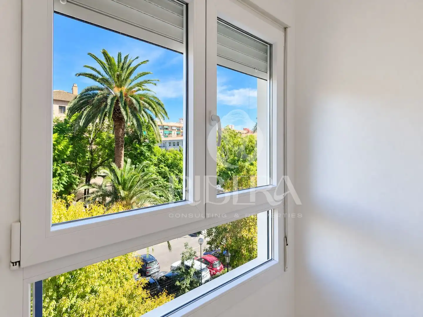 Bedroom of Flat for rent in Valencia  with Air Conditioner, Terrace and Pets allowed