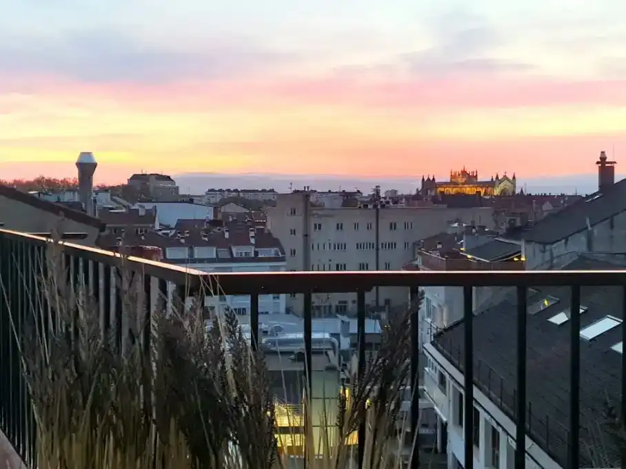 Vista exterior de Piso en venta en Vitoria - Gasteiz con Aire acondicionado