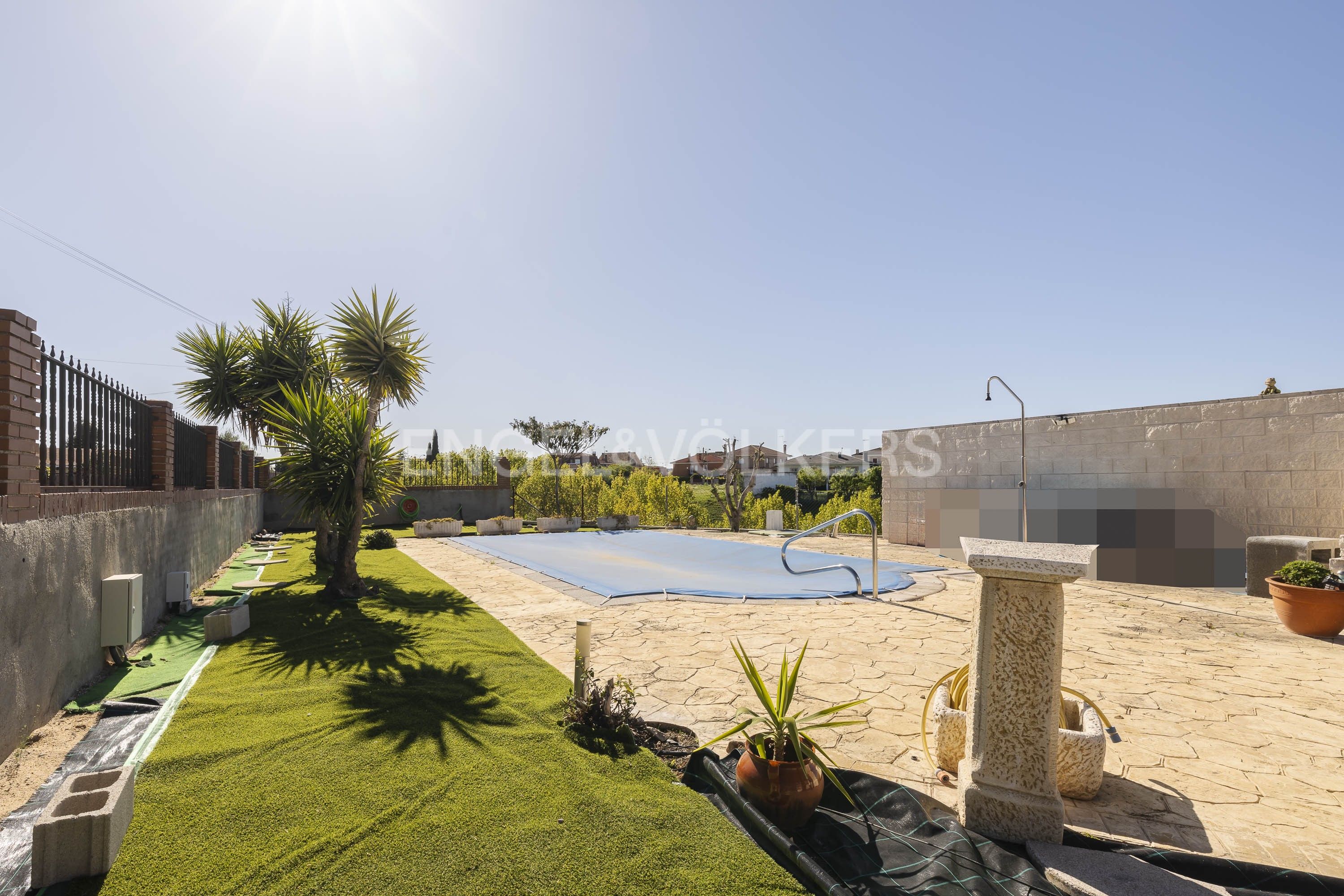 Piscina de Casa o xalet en venda en El Casar amb Aire condicionat, Calefacció i Jardí privat
