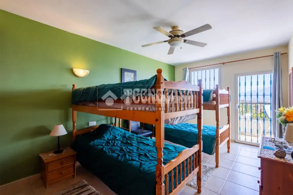 Bedroom of Country homes for sale in Iznate, Málaga