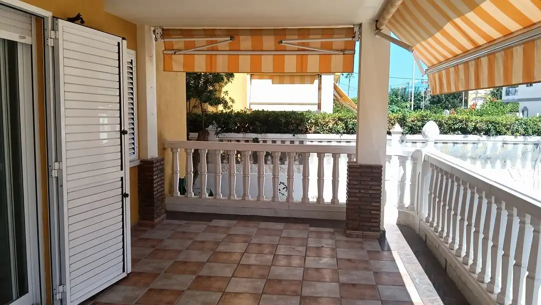 Terrasse von Wohnungen zum Verkauf in Xeraco mit Klimaanlage, Privatgarten und Terrasse