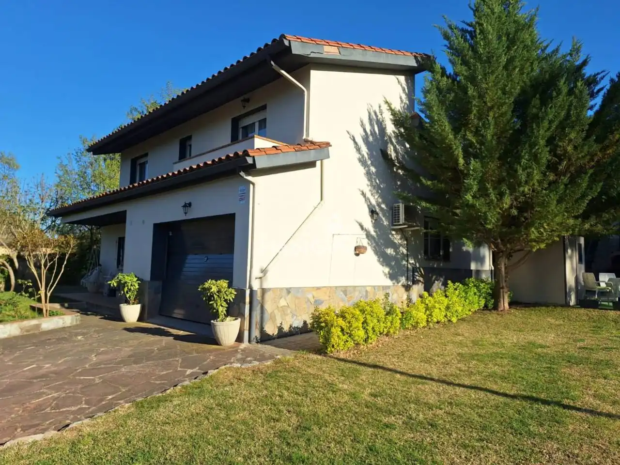 Vista exterior de Casa o xalet en venda en Vilobí d'Onyar amb Aire condicionat, Calefacció i Jardí privat