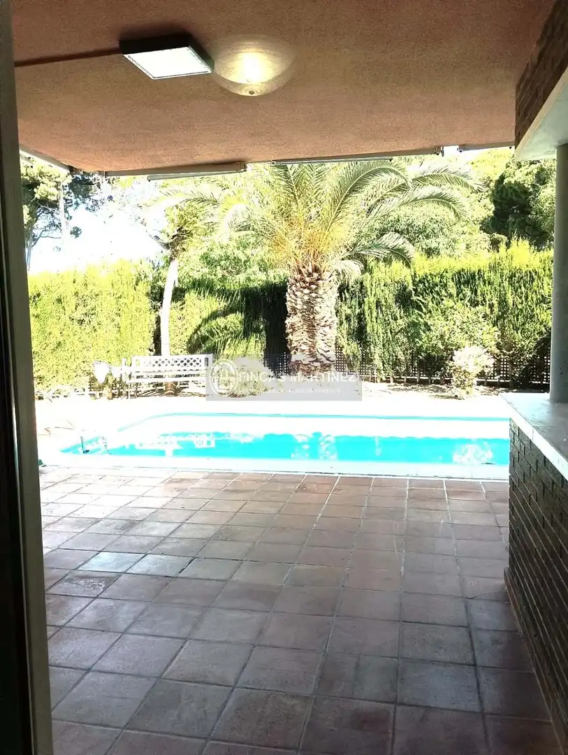 Swimming pool of Houses for sale in Cambrils