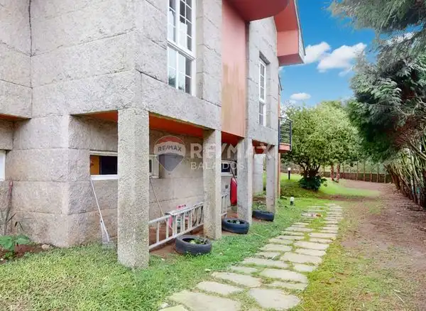 Vista exterior de Casa o chalet en venta en Vigo  con Calefacción, Jardín privado y Trastero