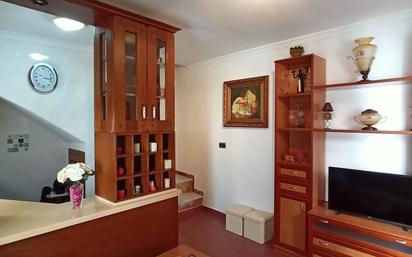 Sala d'estar de Finca rústica en venda en Sayalonga amb Balcó
