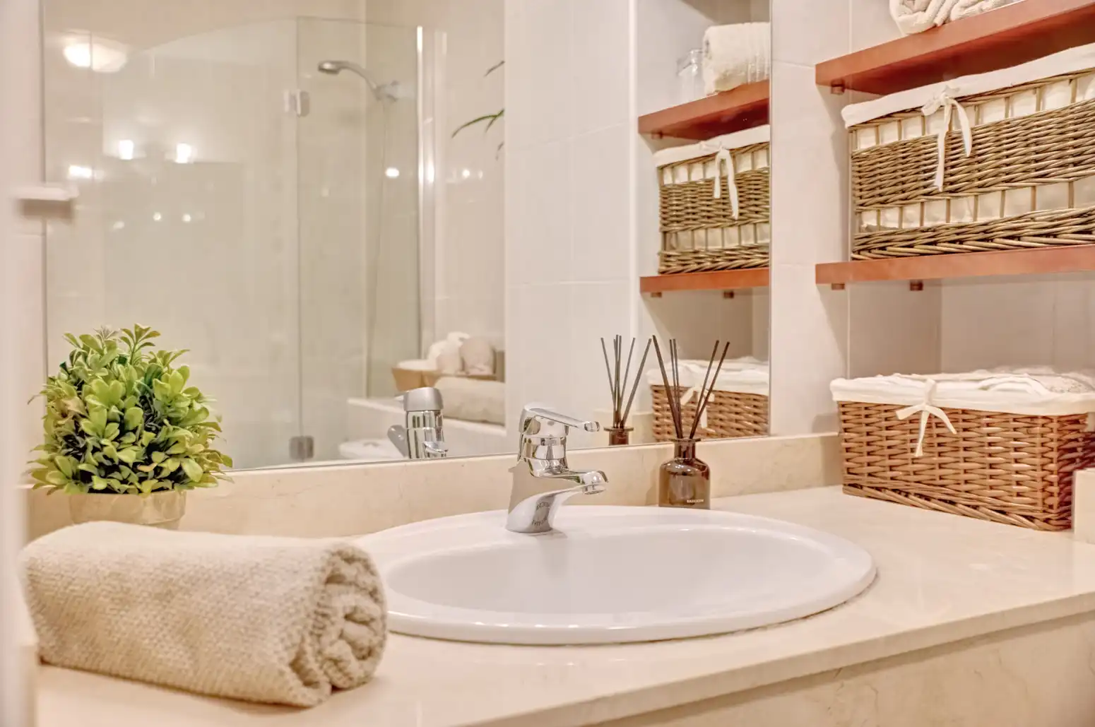 Bathroom of Flat for sale in  Pamplona / Iruña  with Heating, Parquet flooring and Storage room