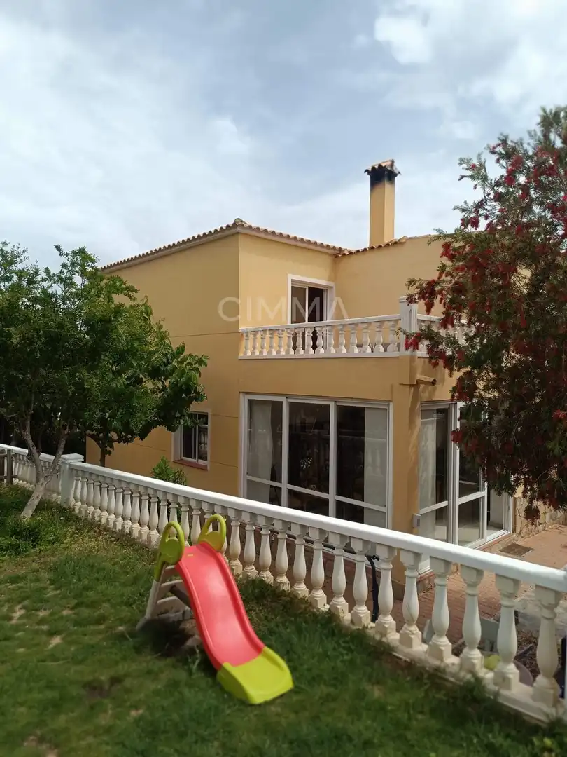 Exterior view of Houses for sale in L'Alfàs del Pi  with Heating, Private garden and Terrace