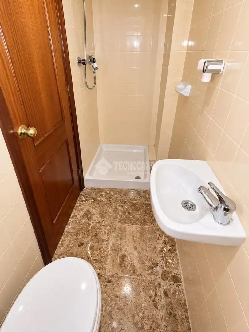 Baño de Piso en venta en Alicante / Alacant con Terraza