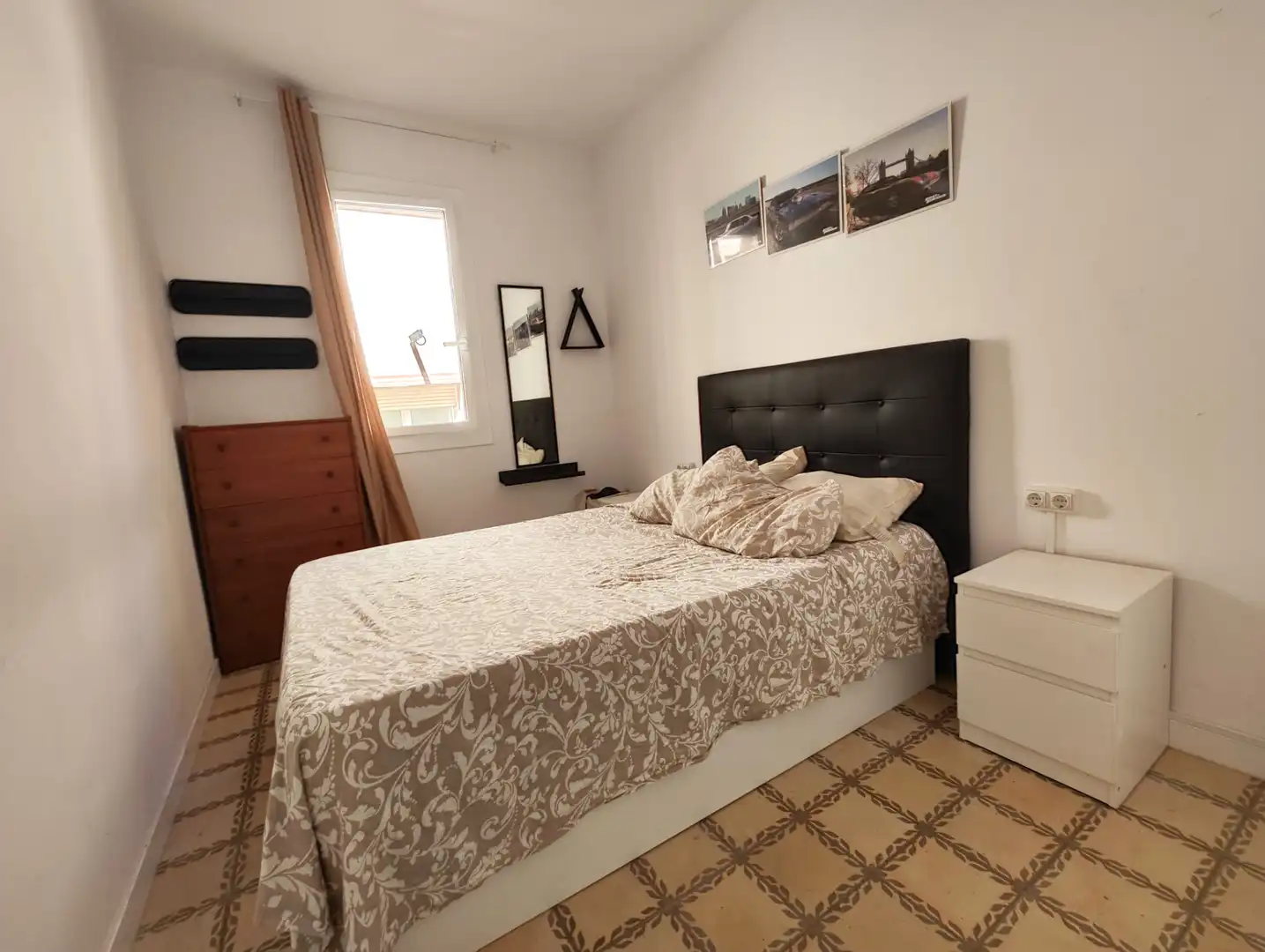 Bedroom of Buildings for sale in Barcelona