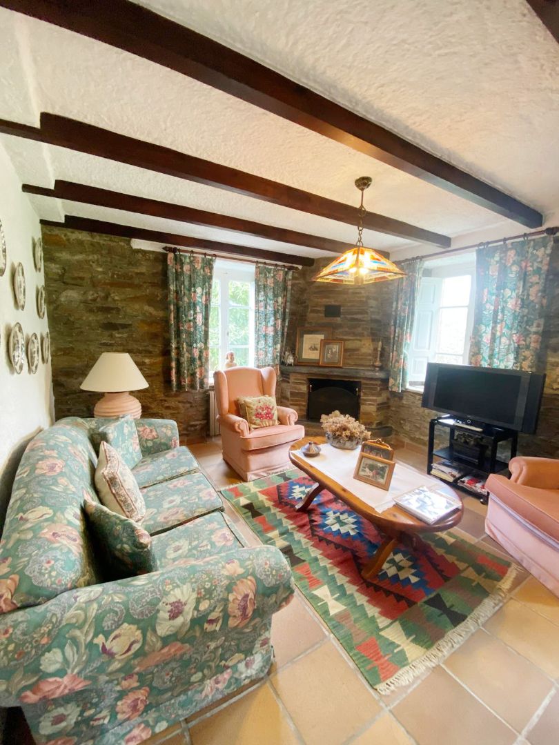 Sala d'estar de Casa o xalet en venda en A Pontenova   amb Calefacció, Jardí privat i Parquet