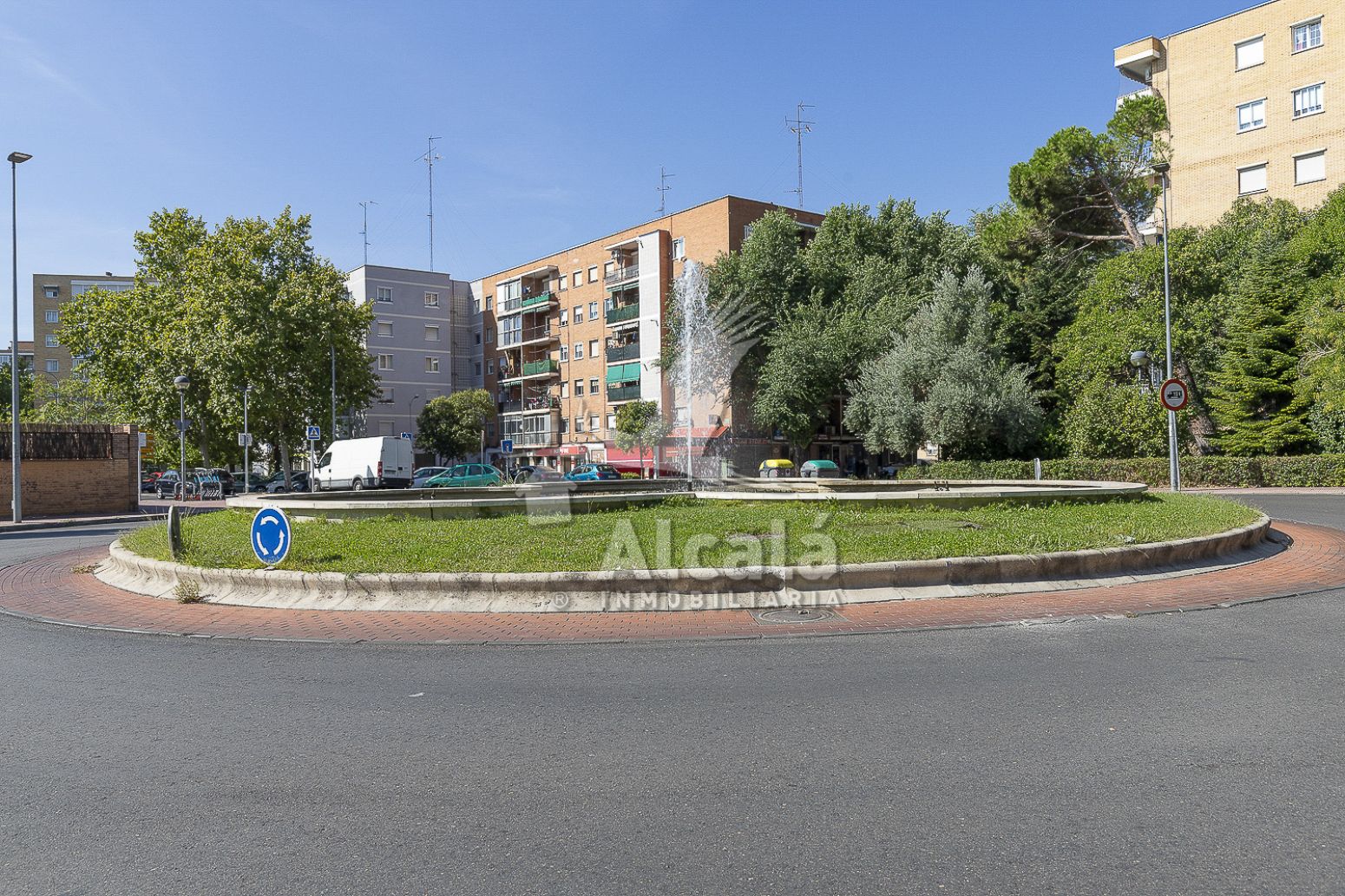 Vista exterior de Piso en venta en Alcalá de Henares con Calefacción y Terraza