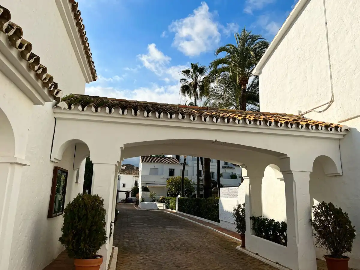 Terraced house for sale in Nueva Andalucía, imagen 2