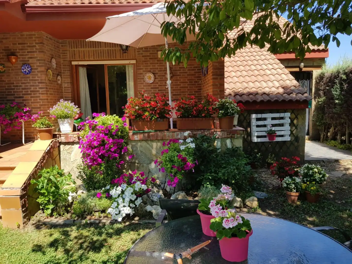 Terraza de Casa adosada en venta en Villaquilambre con Calefacción, Jardín privado y Terraza