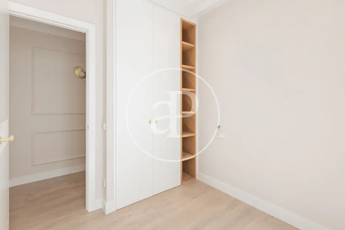 Flat for sale in Calle del Conde de Romanones, Embajadores - Lavapiés