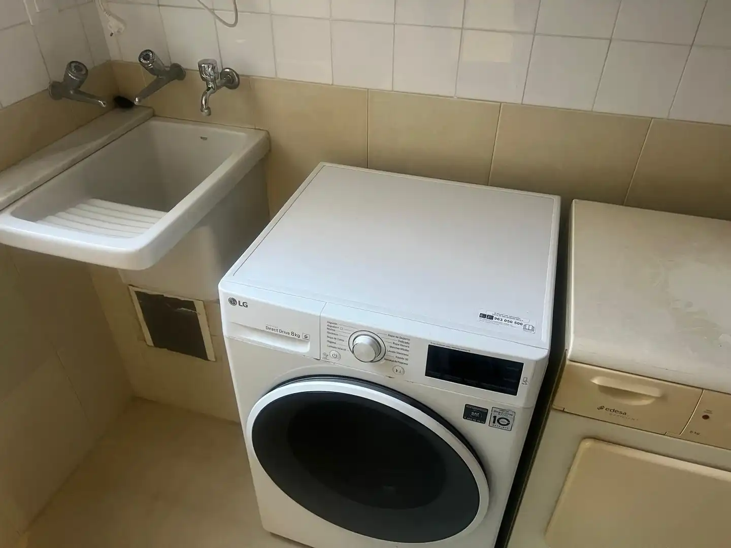 Baño de Piso de alquiler en Tavernes de la Valldigna con Aire acondicionado y Amueblado