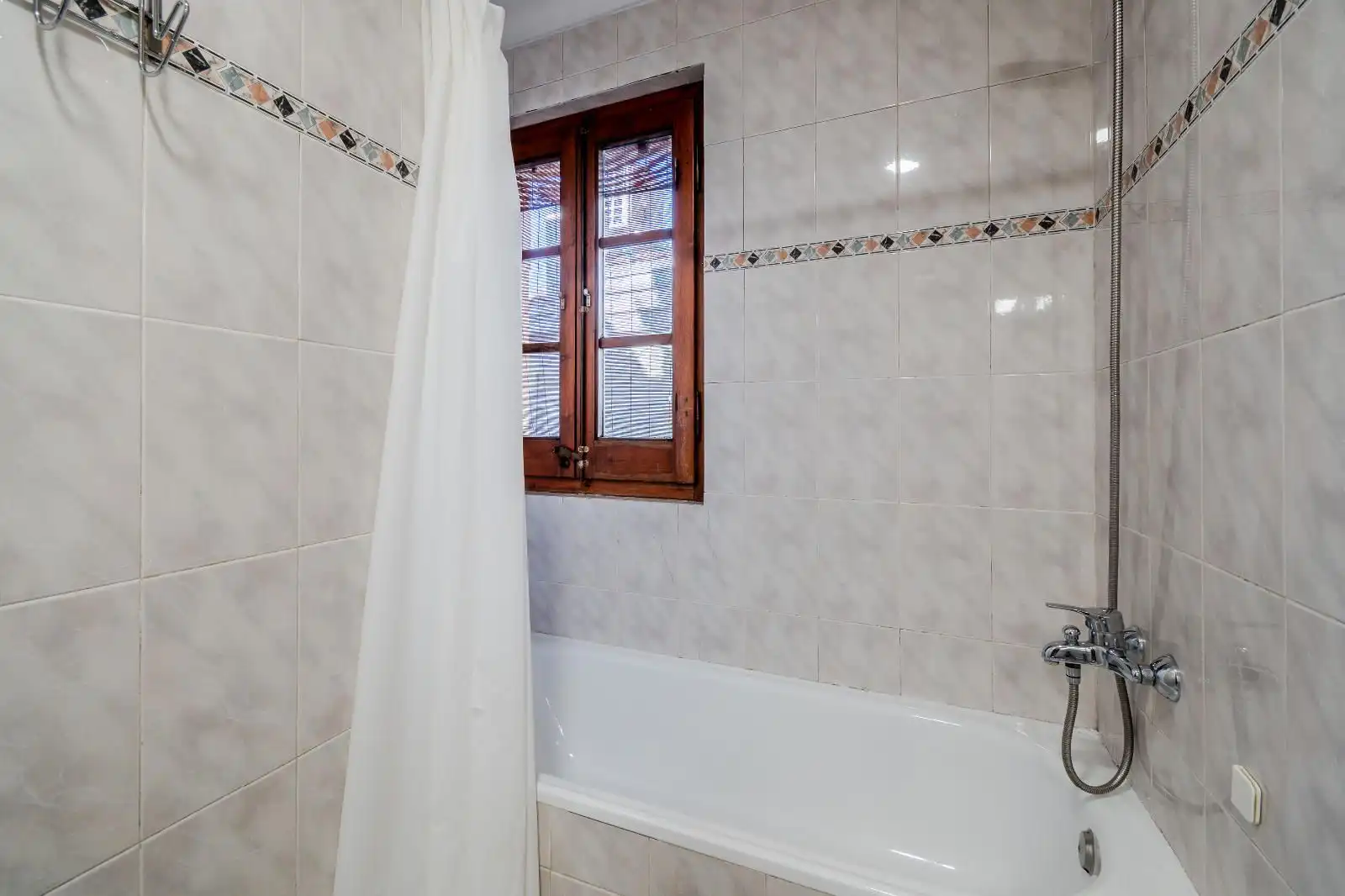 Badezimmer von Dachboden zur Miete in Girona
