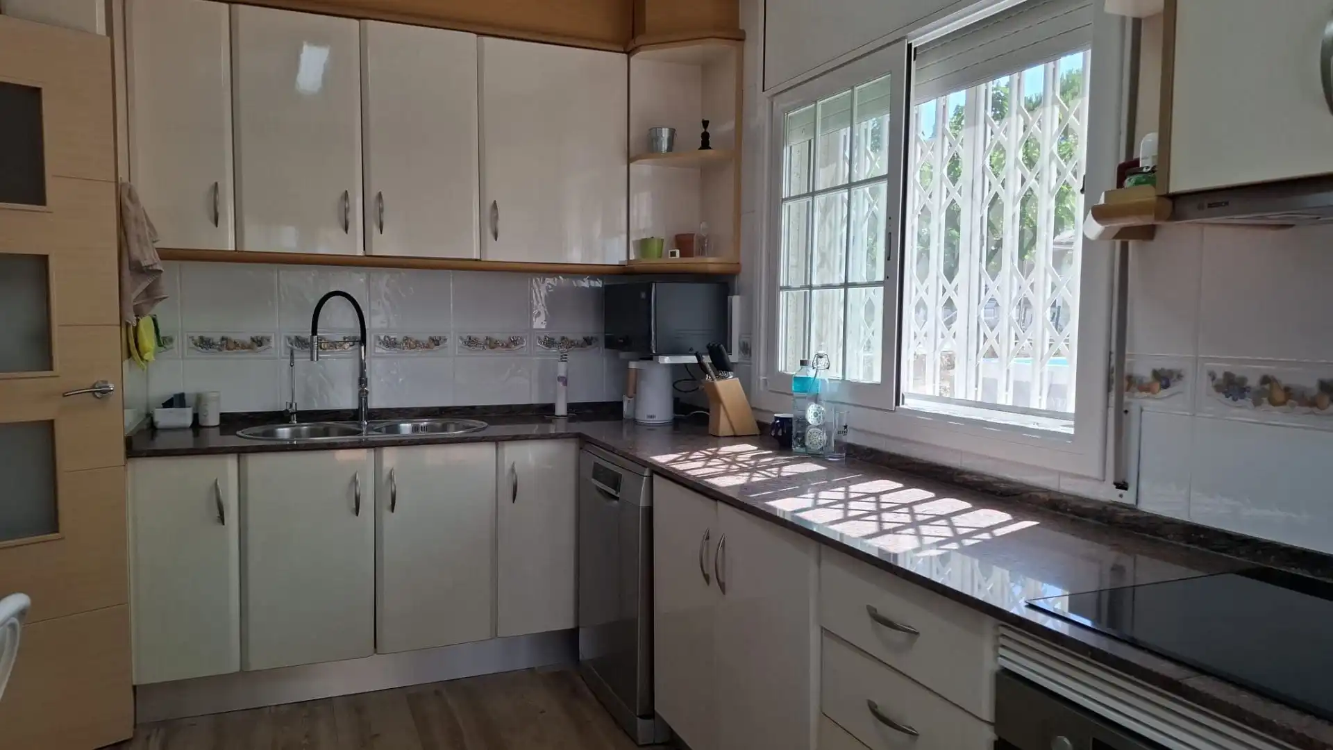Cocina de Casa o chalet en venta en Vallirana con Aire acondicionado, Calefacción y Terraza