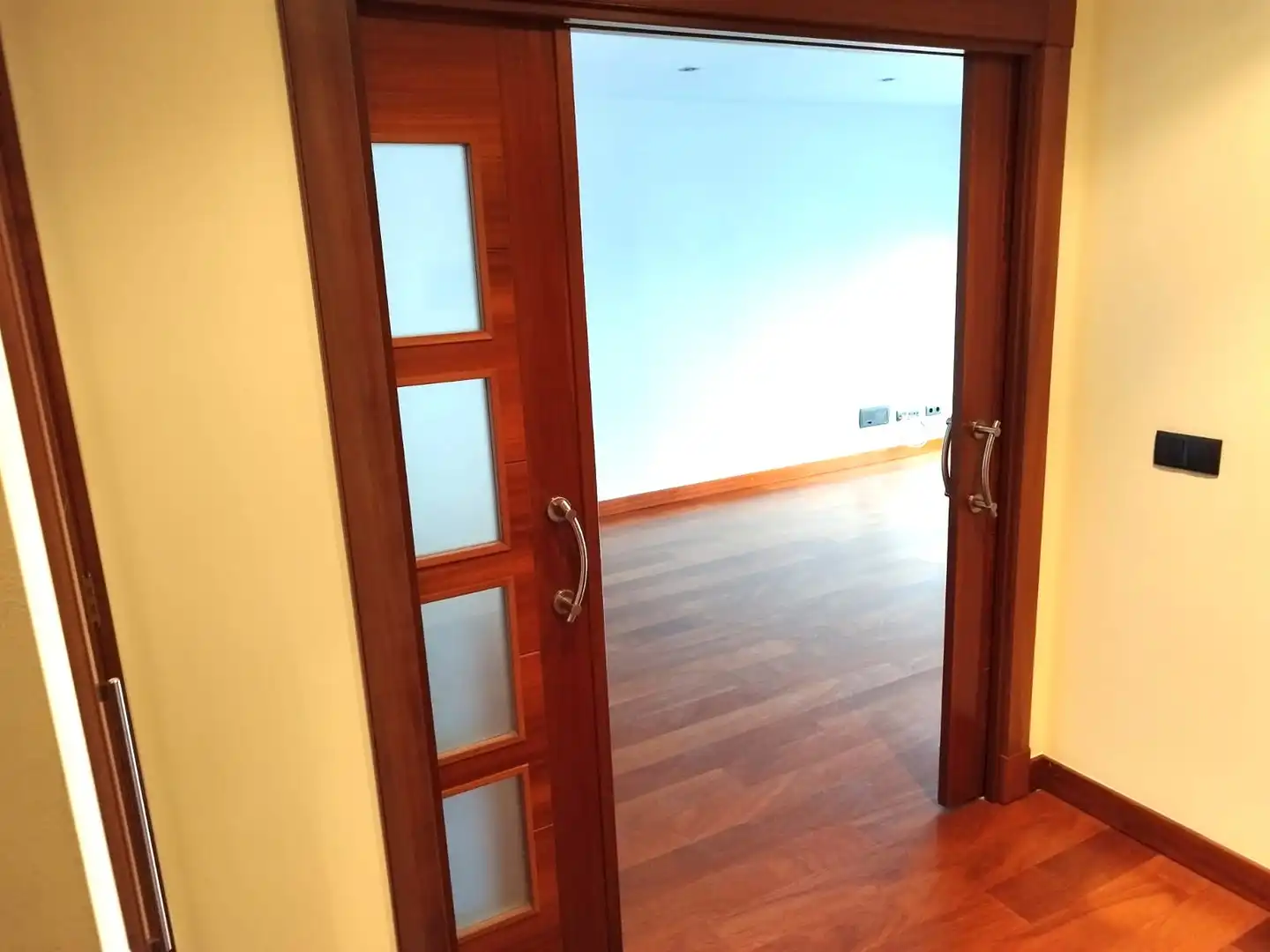 Flat for rent in Vigo   with Parquet flooring