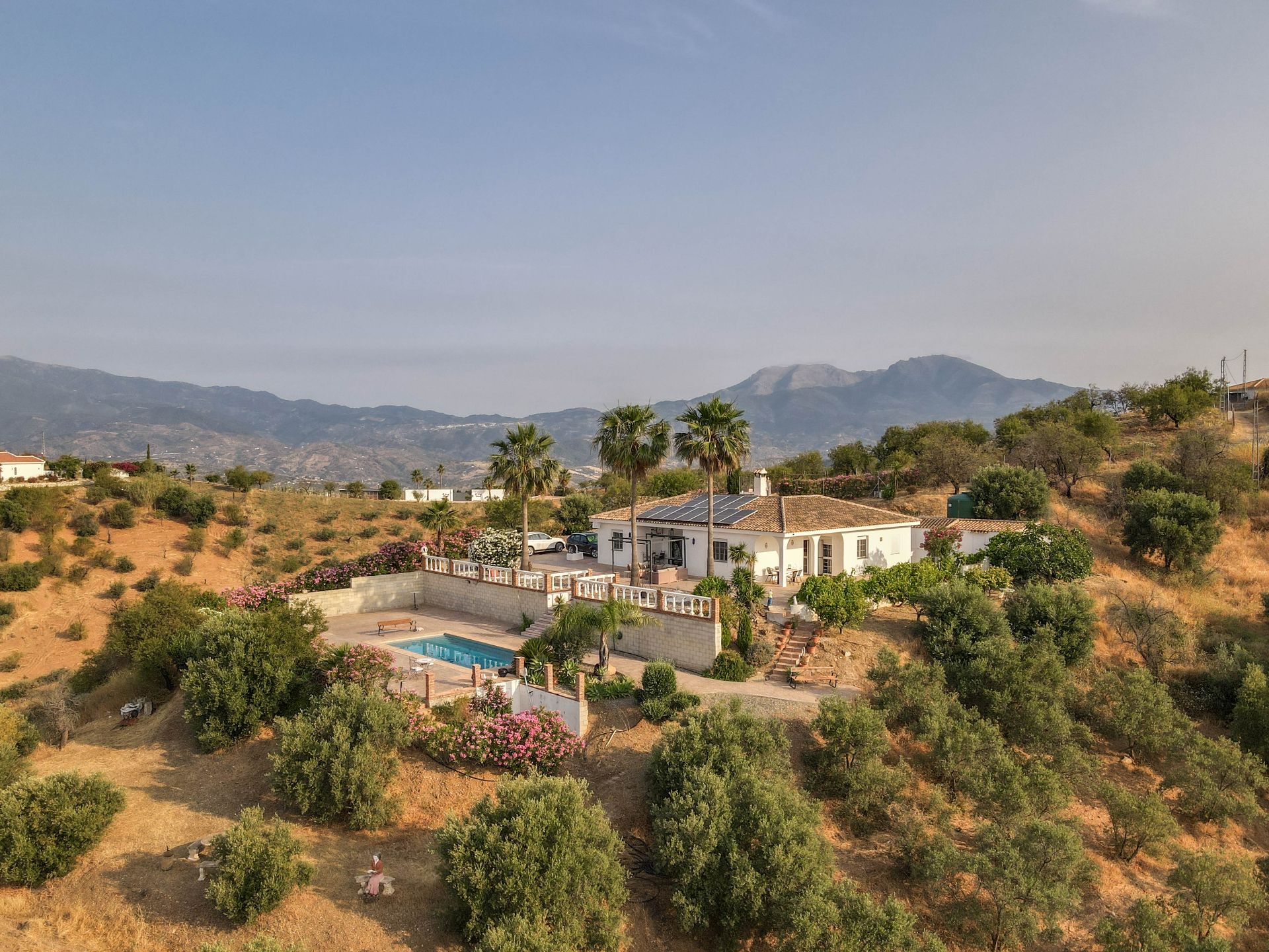 Vista exterior de Casa o xalet en venda en Guaro amb Aire condicionat, Calefacció i Jardí privat
