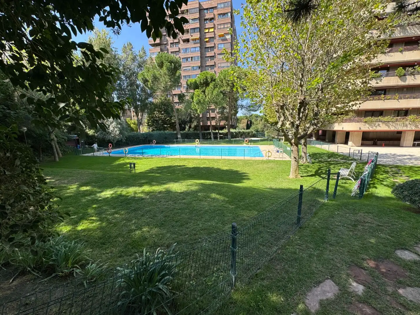 Piscina de Pis en venda en  Madrid Capital amb Aire condicionat, Terrassa i Piscina