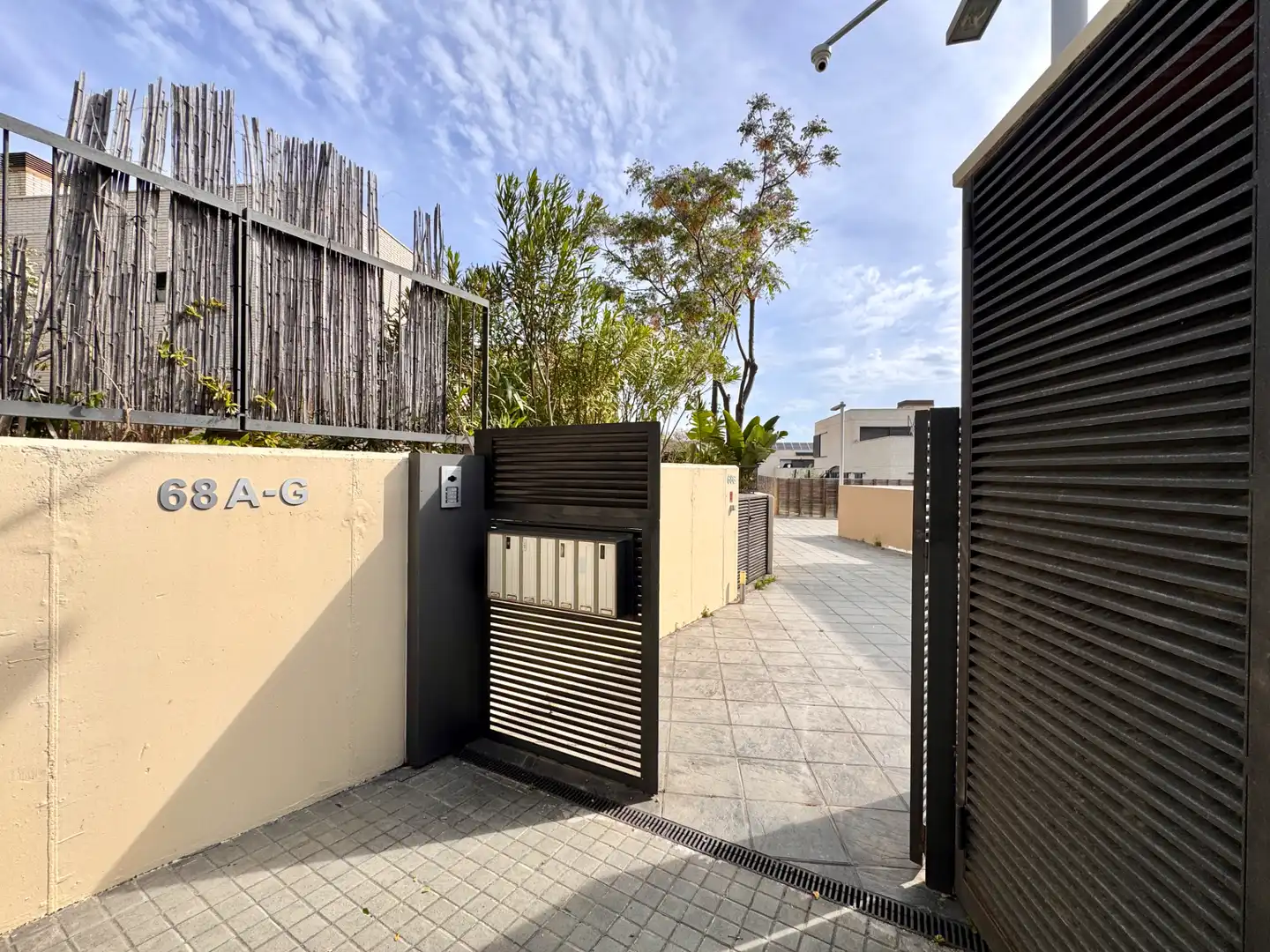 Vista exterior de Casa adosada en venta en Mataró con Aire acondicionado, Calefacción y Jardín privado