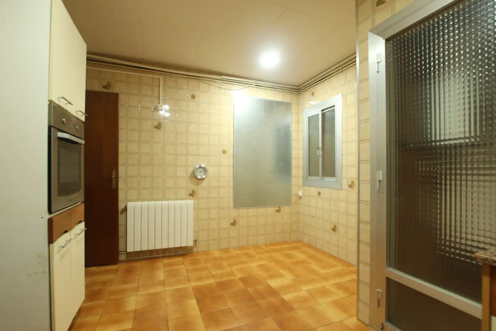 Kitchen of Flat for sale in L'Hospitalet de Llobregat  with Air Conditioner, Heating and Parquet flooring