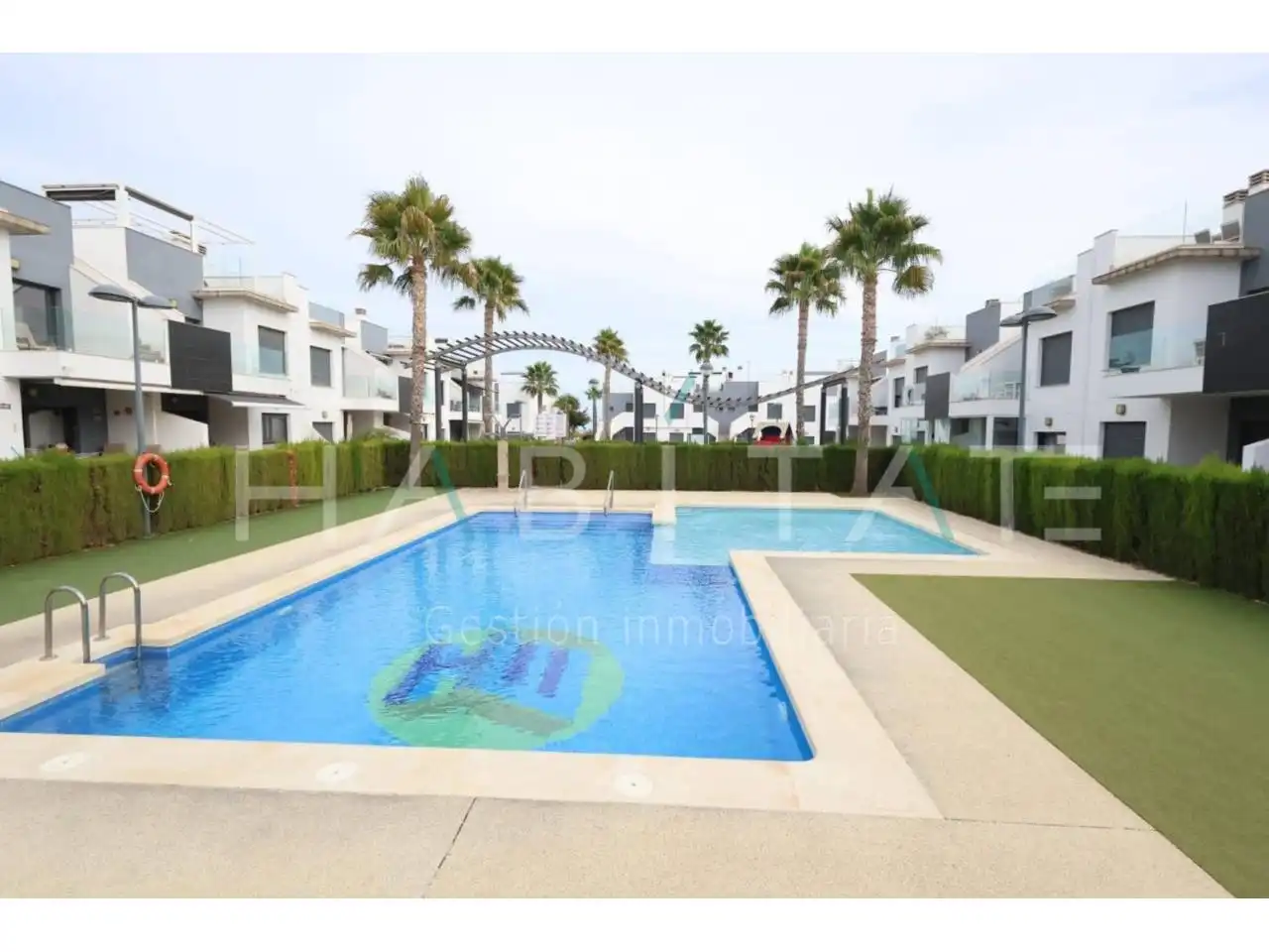 Vista exterior de Casa o chalet en venta en Pilar de la Horadada con Aire acondicionado, Terraza y Amueblado