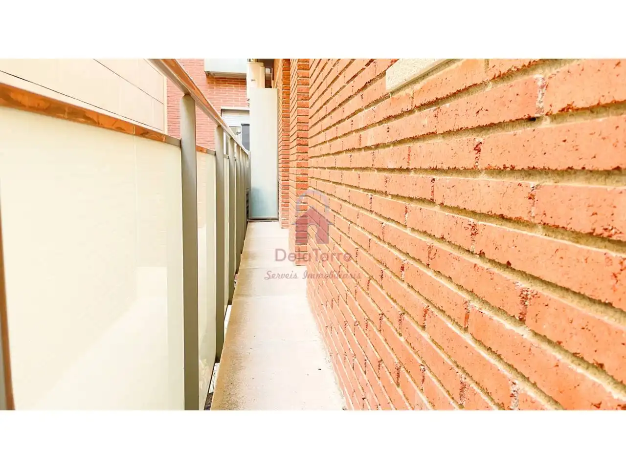 Exterior view of Flat for sale in Terrassa  with Air Conditioner, Heating and Parquet flooring