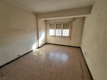 Wohnung mit Balkon zum Verkauf in Instituts - Universitat