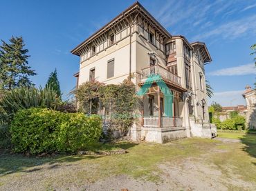 Casa con jardín en venta en Pravia