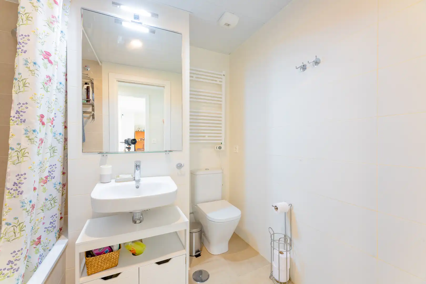 Baño de Piso en venta en Valencia con Trastero, Piscina y Balcón