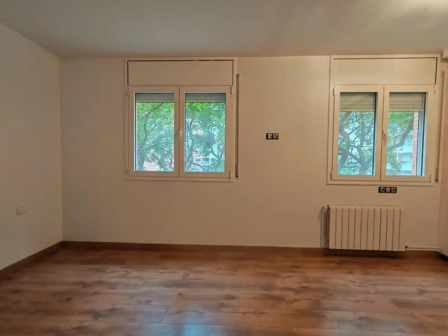 Sala de estar de Apartamento en venta en Barcelona con Calefacción, Parquet y Balcón