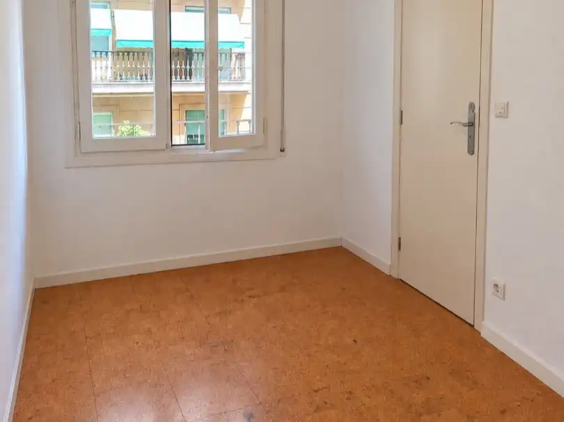 Habitación de Piso en venta en  Barcelona Capital con Aire acondicionado y Balcón