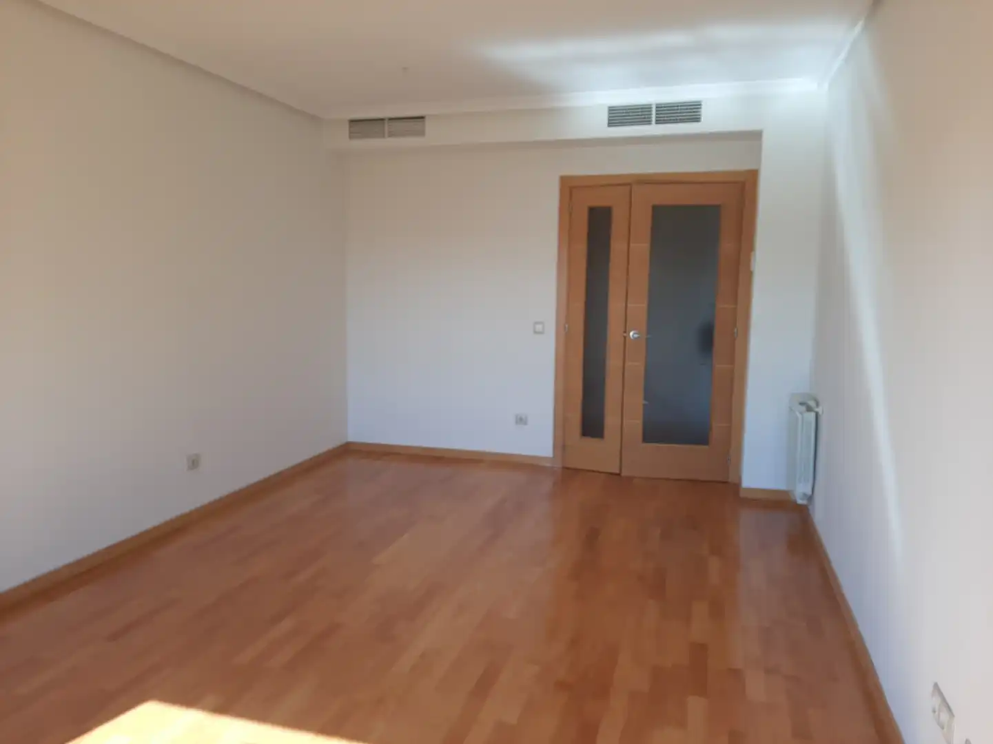 Piso de alquiler en Alcalá de Henares con Aire acondicionado, Calefacción y Jardín privado