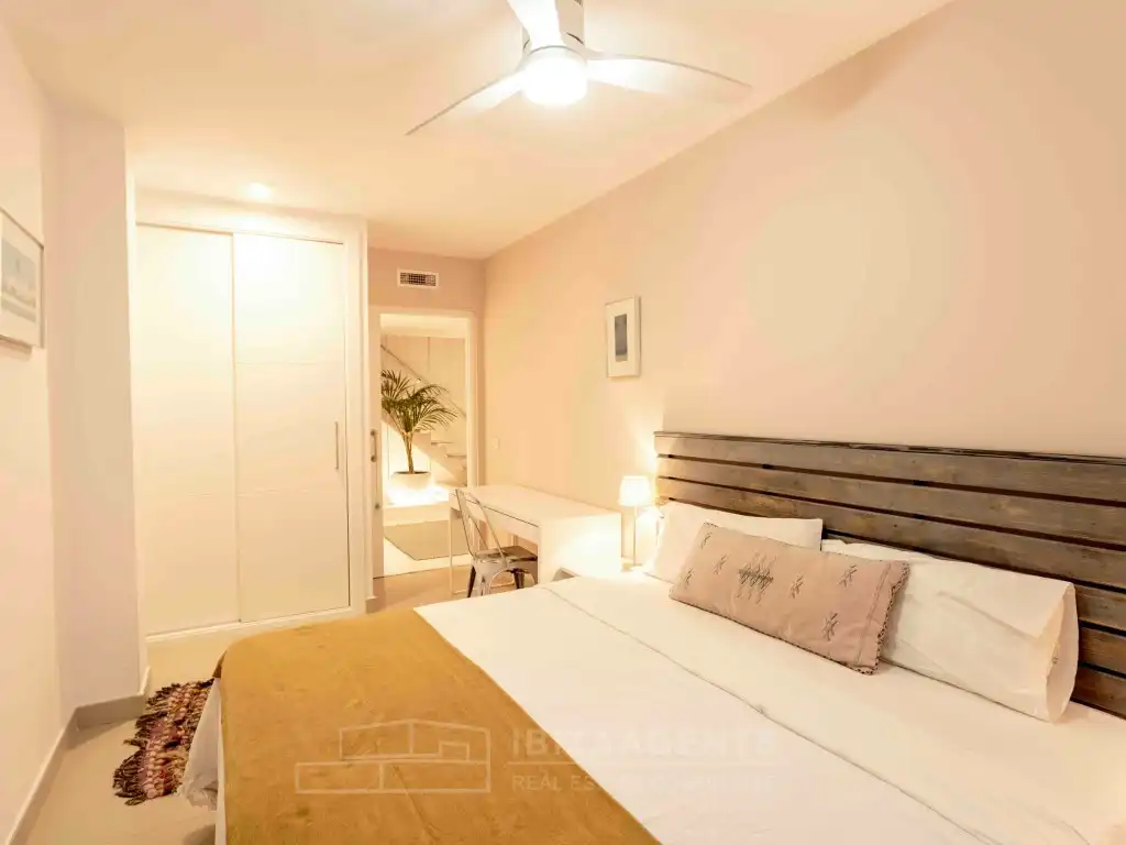 Habitación de Dúplex en venta en Eivissa con Aire acondicionado, Jardín privado y Terraza