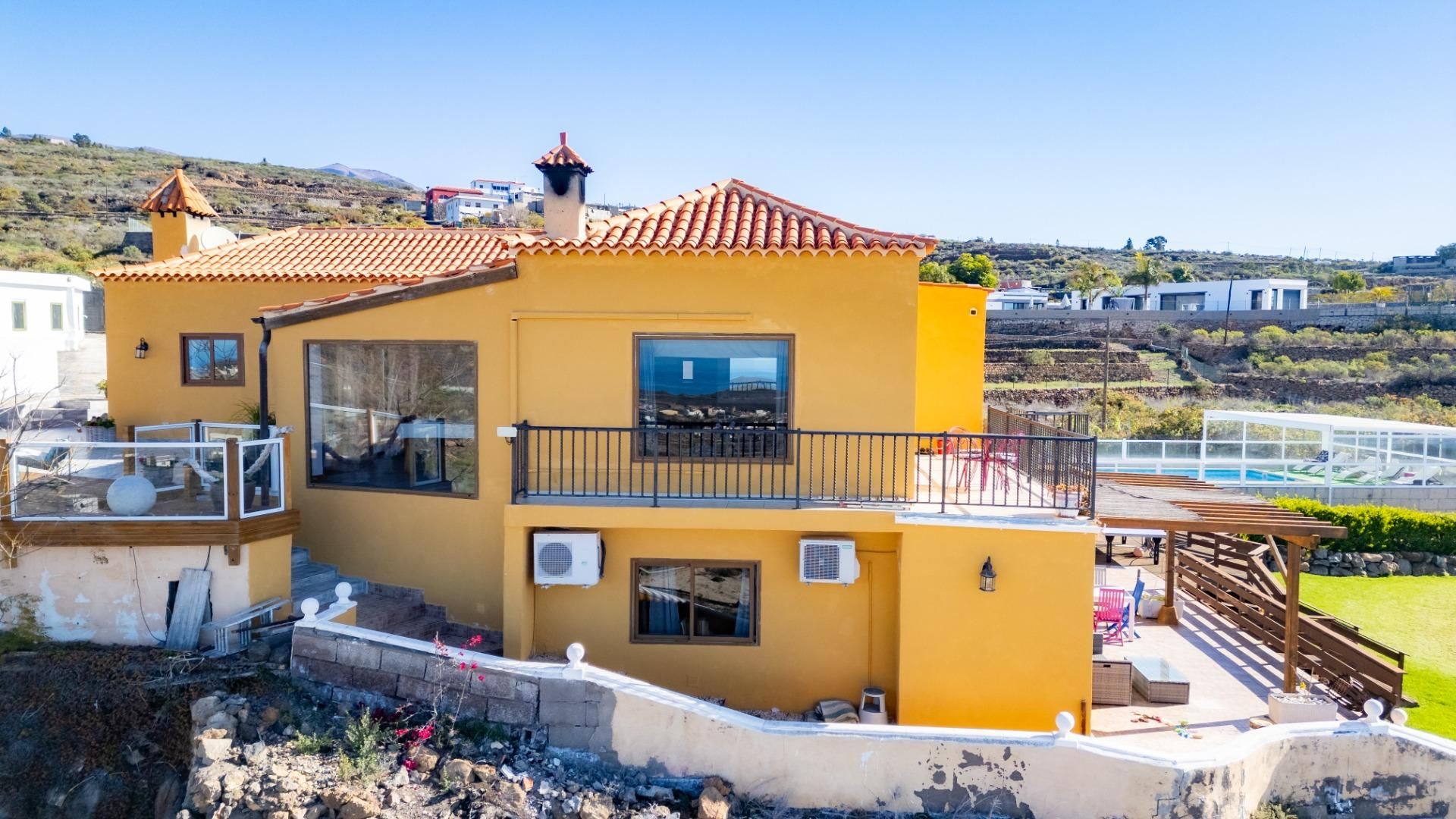 Exterior view of Country house for sale in San Miguel de Abona  with Private garden, Terrace and Swimming Pool