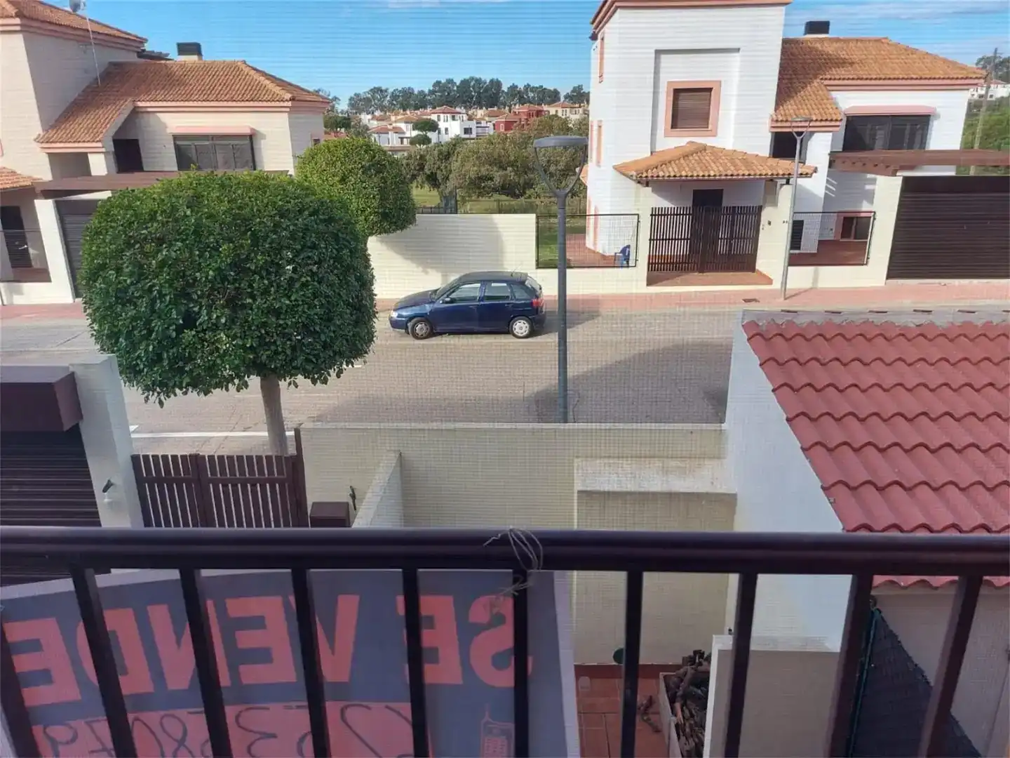 Vista exterior de Pis en venda en Guillena amb Aire condicionat, Piscina i Balcó