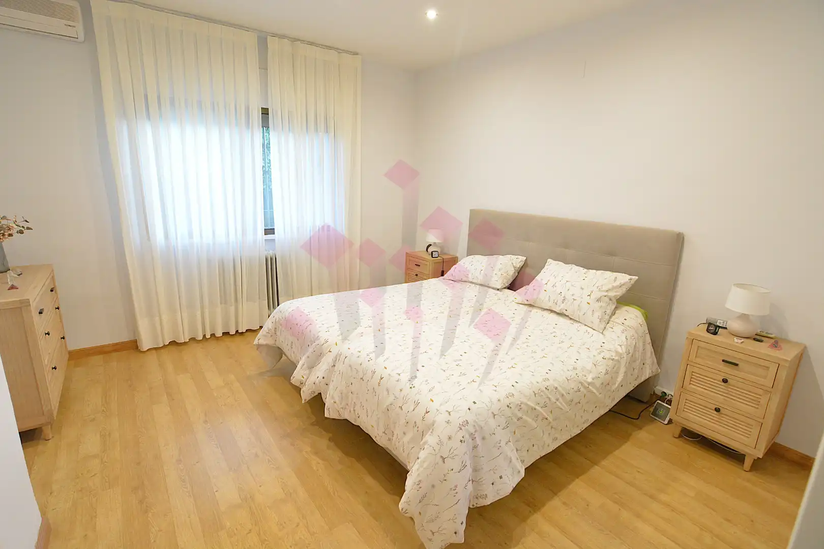 Bedroom of Houses for sale in Picón  with Air Conditioner, Heating and Private garden