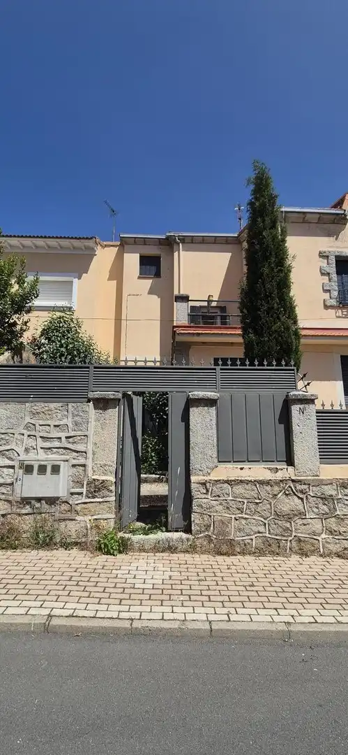 Flat for sale in Del Molinillo, Las Navas del Marqués