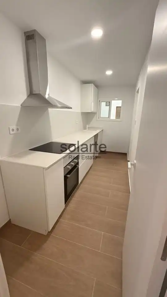 Kitchen of Flat for sale in Barcelona  with Air Conditioner and Parquet flooring