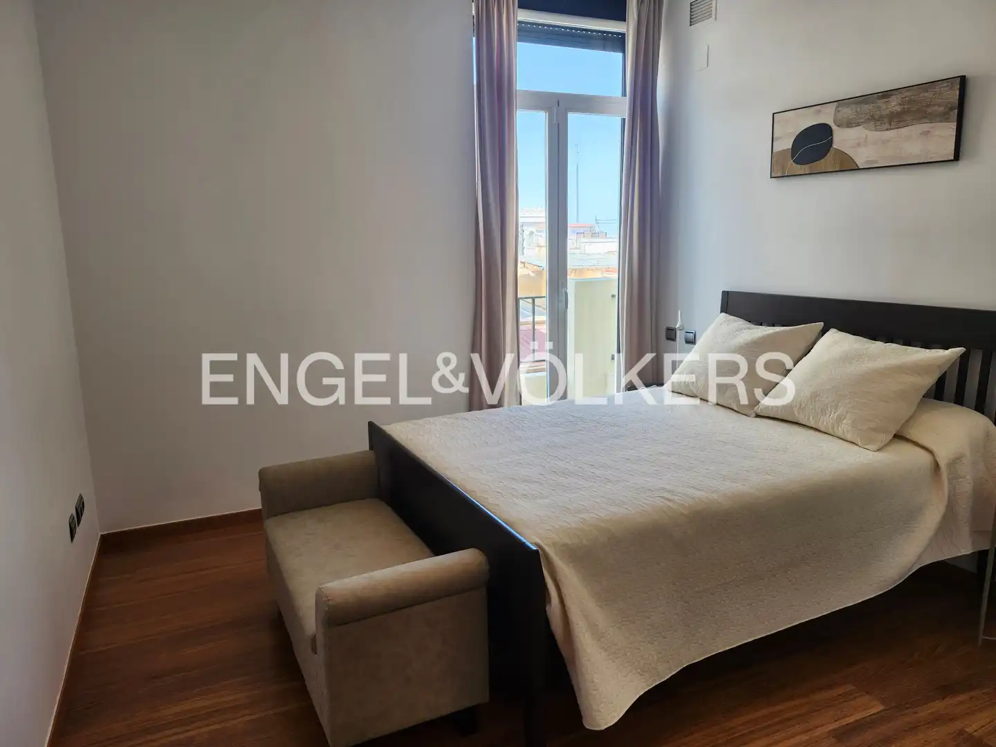 Schlafzimmer von Wohnung zur Miete in Valencia mit Klimaanlage, Heizung und Möbliert