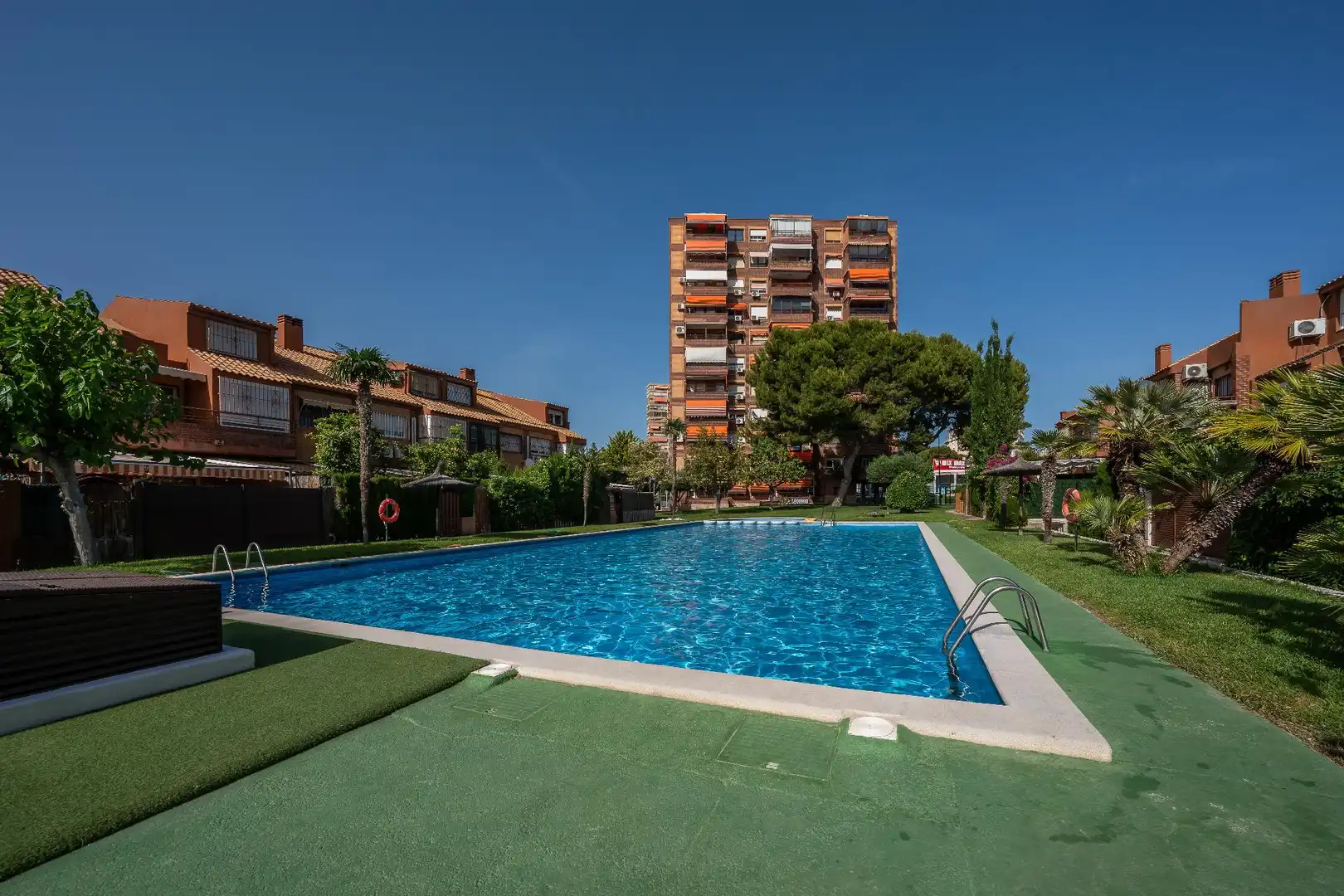 Piscina de Apartamento en venta en Alicante / Alacant con Piscina comunitaria